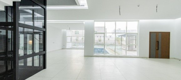 7 bedrooms Villa in Shakhbout City, UAE No. 31973 4