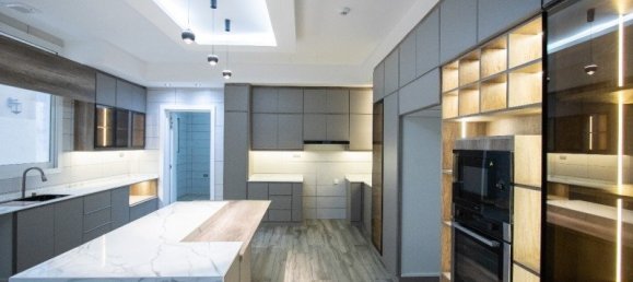 7 bedrooms Villa in Shakhbout City, UAE No. 31973 10