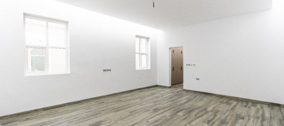 7 bedrooms Villa in Shakhbout City, UAE No. 31973 6