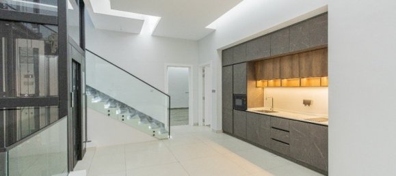 7 bedrooms Villa in Shakhbout City, UAE No. 31973 7