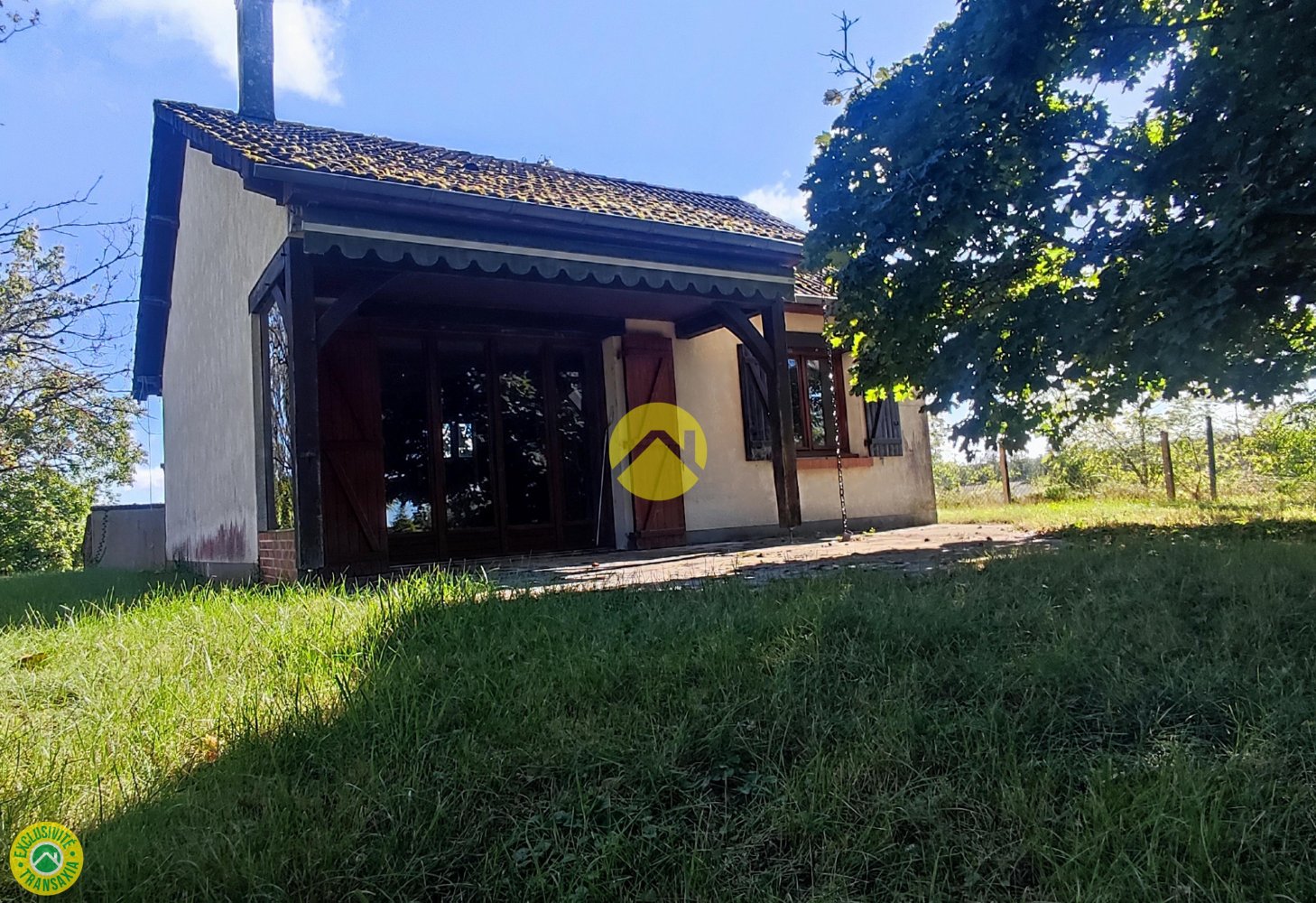 1 غرف نوم منزل في Levet, France رقم 152175