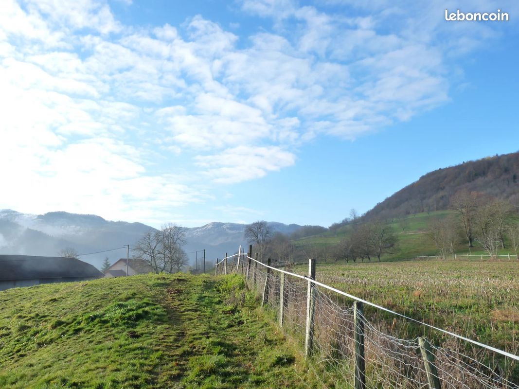  قطعة أرض في Saint-Geoire-en-Valdaine, France 909متر مربع رقم 88713