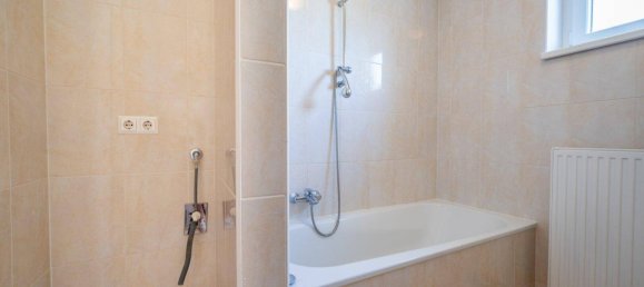 3-salle Appartement à St. Polten, Austria No. 191154 16