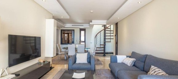 2 bedrooms Penthouse in Estepona, Spain No. 51450 8