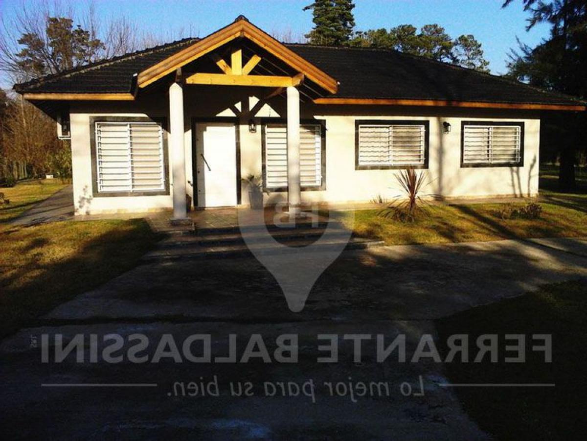 3 bedrooms House in Presidente Peron, Argentina No. 92477