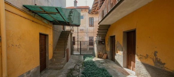 5 rooms Building in Cassolnovo, Italy No. 85101 11