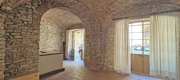 Gebäude in Canelli, Italy 1200m², Nr. 276052 9