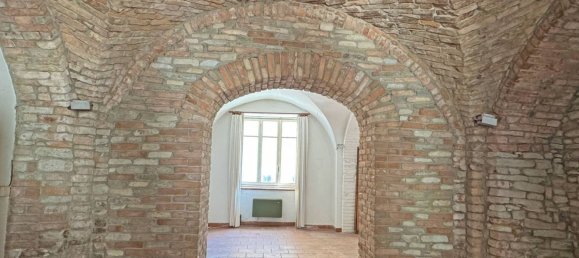 Gebäude in Canelli, Italy 1200m², Nr. 276052 7