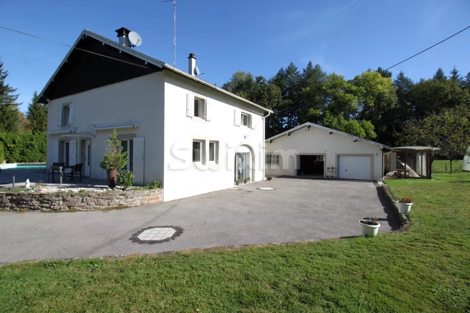 3 bedrooms House in Hadol, France No. 213639