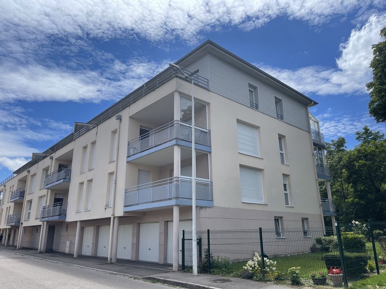 Apartamento de 2 dormitorios en Saint-Die-des-Vosges, France No. 264408