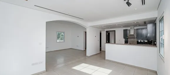 Таунхаус с 2 спальнями в Jumeirah Village Triangle, Дубай, ОАЭ № 108477 4