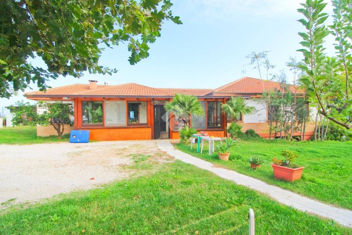 4 Schlafzimmer Villa in Campomarino, Italy, Nr. 142810