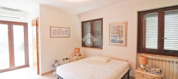 4 Schlafzimmer Villa in Campomarino, Italy, Nr. 142810 16