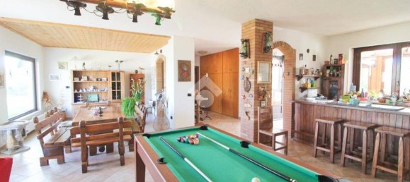 4 Schlafzimmer Villa in Campomarino, Italy, Nr. 142810 12