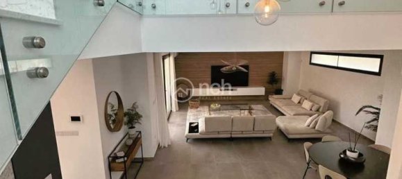 Villa de 5 dormitorios en Germasogeia, Cyprus No. 6762 14