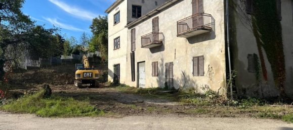 Дом с 15 комнатами в Альба, Италия № 161210 44