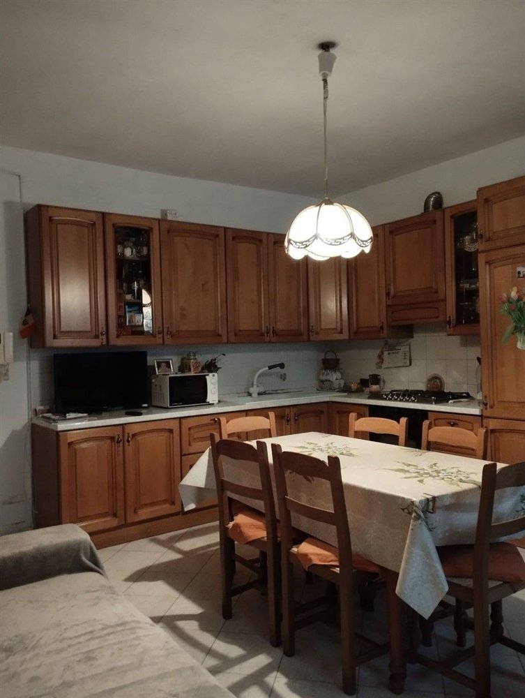 Casa de 4 divisões em Cornate d'Adda, Italy N.º 179680