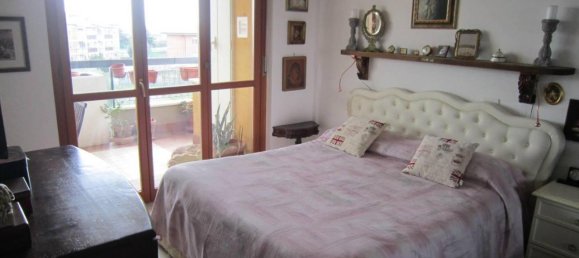 Квартира с 5 комнатами в Тарквиния, Италия № 17606 3