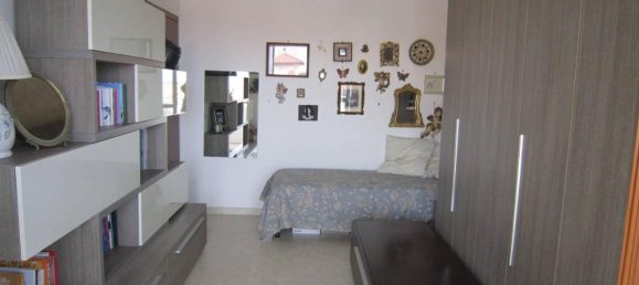 Квартира с 5 комнатами в Тарквиния, Италия № 17606 4