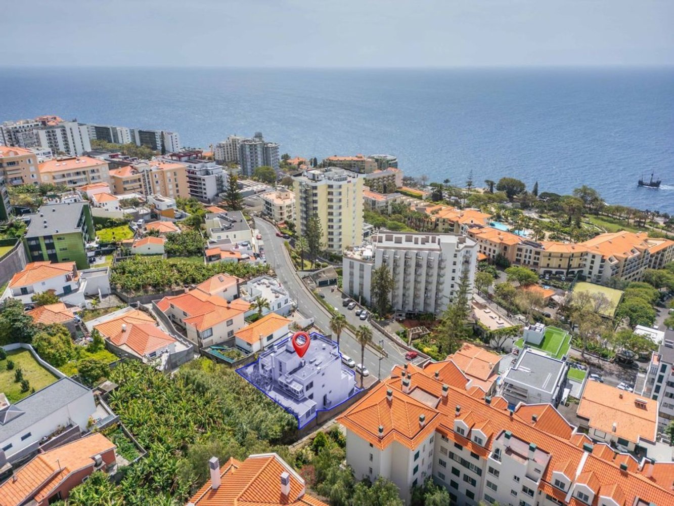 198m² Commercial property in Funchal, Portugal No. 64559