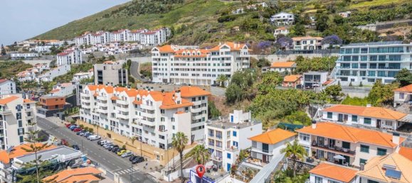 198m² Commercial property in Funchal, Portugal No. 64559 23