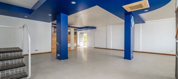 198m² Commercial property in Funchal, Portugal No. 64559 10