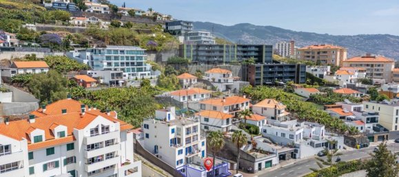 198m² Commercial property in Funchal, Portugal No. 64559 21
