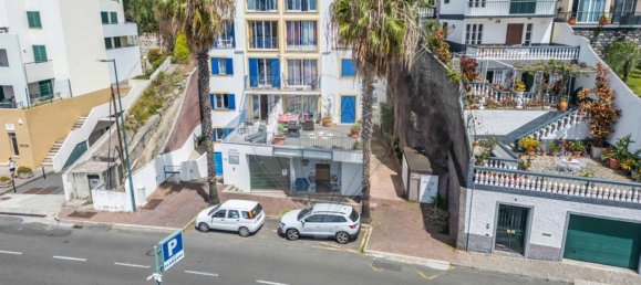 198m² Commercial property in Funchal, Portugal No. 64559 2