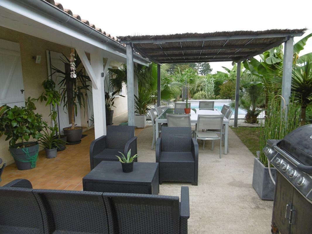 Casa de 3 dormitorios en Langon, France No. 97138