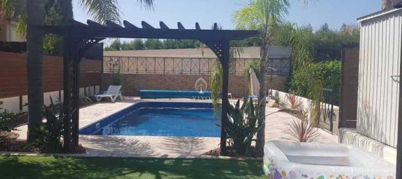 5 bedrooms Commercial property in Germasogeia, Cyprus No. 19137 2