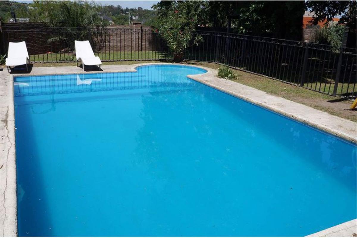 4 bedrooms House in Cordoba, Argentina No. 15890