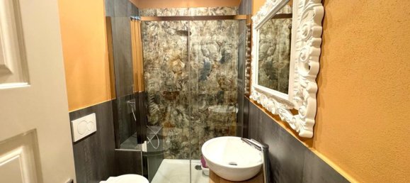 3 bedrooms Apartment in Siena, Italy No. 302060 2