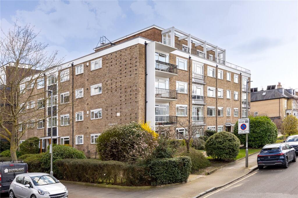 3 bedrooms Apartment in London, United Kingdom No. 3762