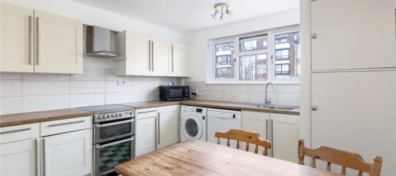 3 bedrooms Apartment in London, United Kingdom No. 3762 3