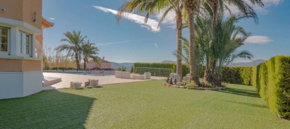 5 bedrooms Villa in Javea, Spain No. 2520 2
