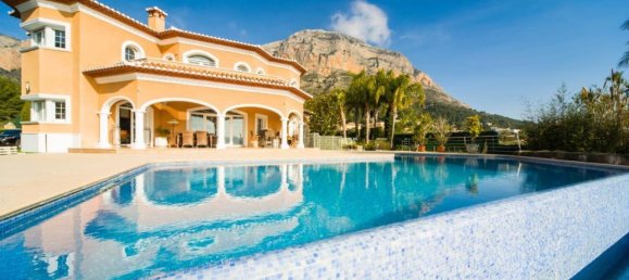 5 bedrooms Villa in Javea, Spain No. 2520 16