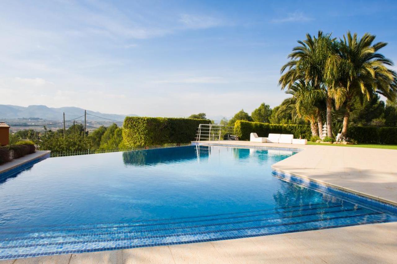 5 bedrooms Villa in Javea, Spain No. 2520