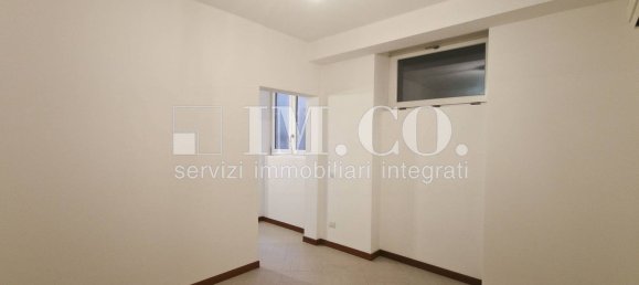 54m² Warehouse in Meda, Italy No. 87439 10