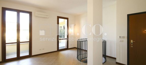 54m² Warehouse in Meda, Italy No. 87439 3