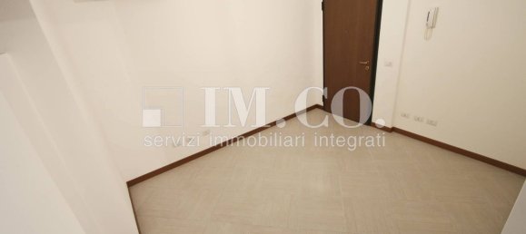 54m² Warehouse in Meda, Italy No. 87439 9