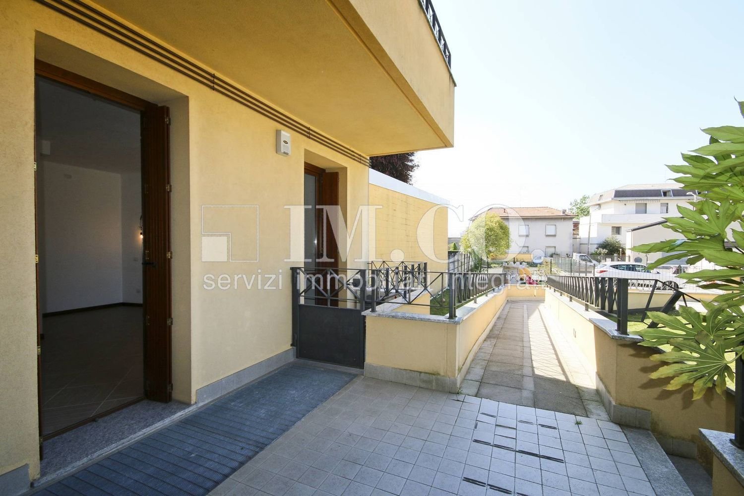 54m² Warehouse in Meda, Italy No. 87439