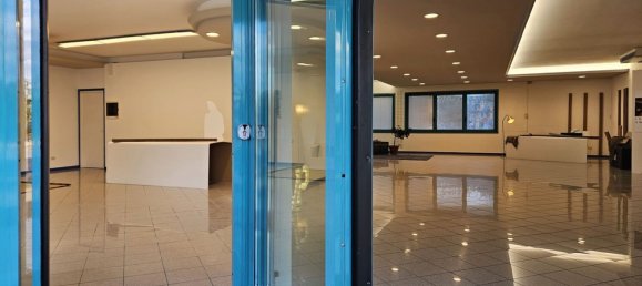 440m² Commercial property in Pordenone, Italy No. 258430 13