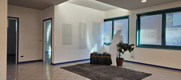 440m² Commercial property in Pordenone, Italy No. 258430 5