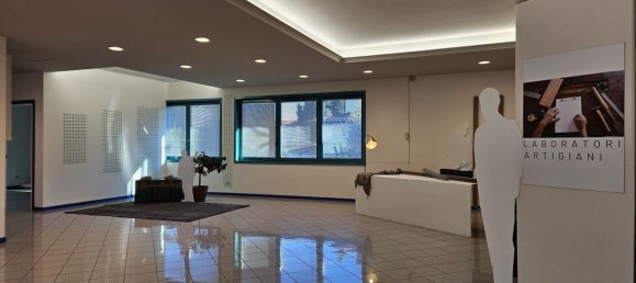 440m² Commercial property in Pordenone, Italy No. 258430 6