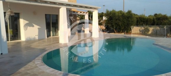 Вилла с 5 спальнями в Castrignano del Capo, Италия № 177217 2