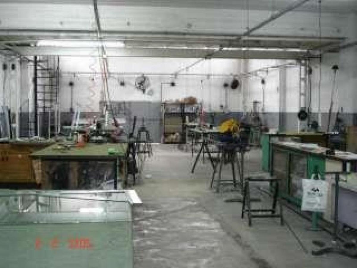  Commercial property in Moron, Argentina No. 28127