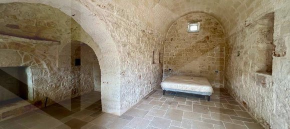 Дом с 5 комнатами в Челье Мессапика, Италия № 21635 10