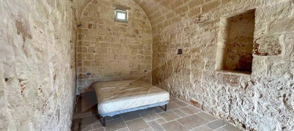 Дом с 5 комнатами в Челье Мессапика, Италия № 21635 11