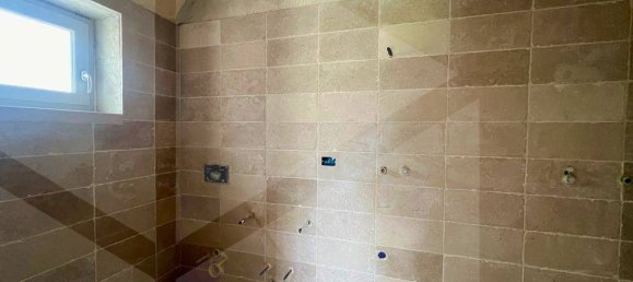 Дом с 5 комнатами в Челье Мессапика, Италия № 21635 9