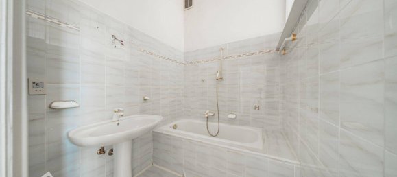 3-salle Appartement à Mariahilf, Austria No. 241648 13